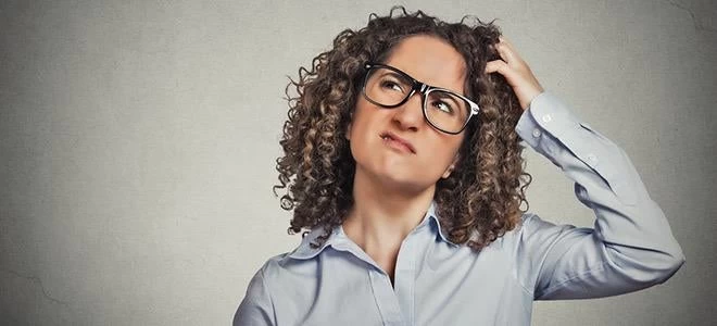 Έχετε φαγούρα στο κεφάλι; Δείτε πού μπορεί να οφείλεται – Πώς αντιμετωπίζεται